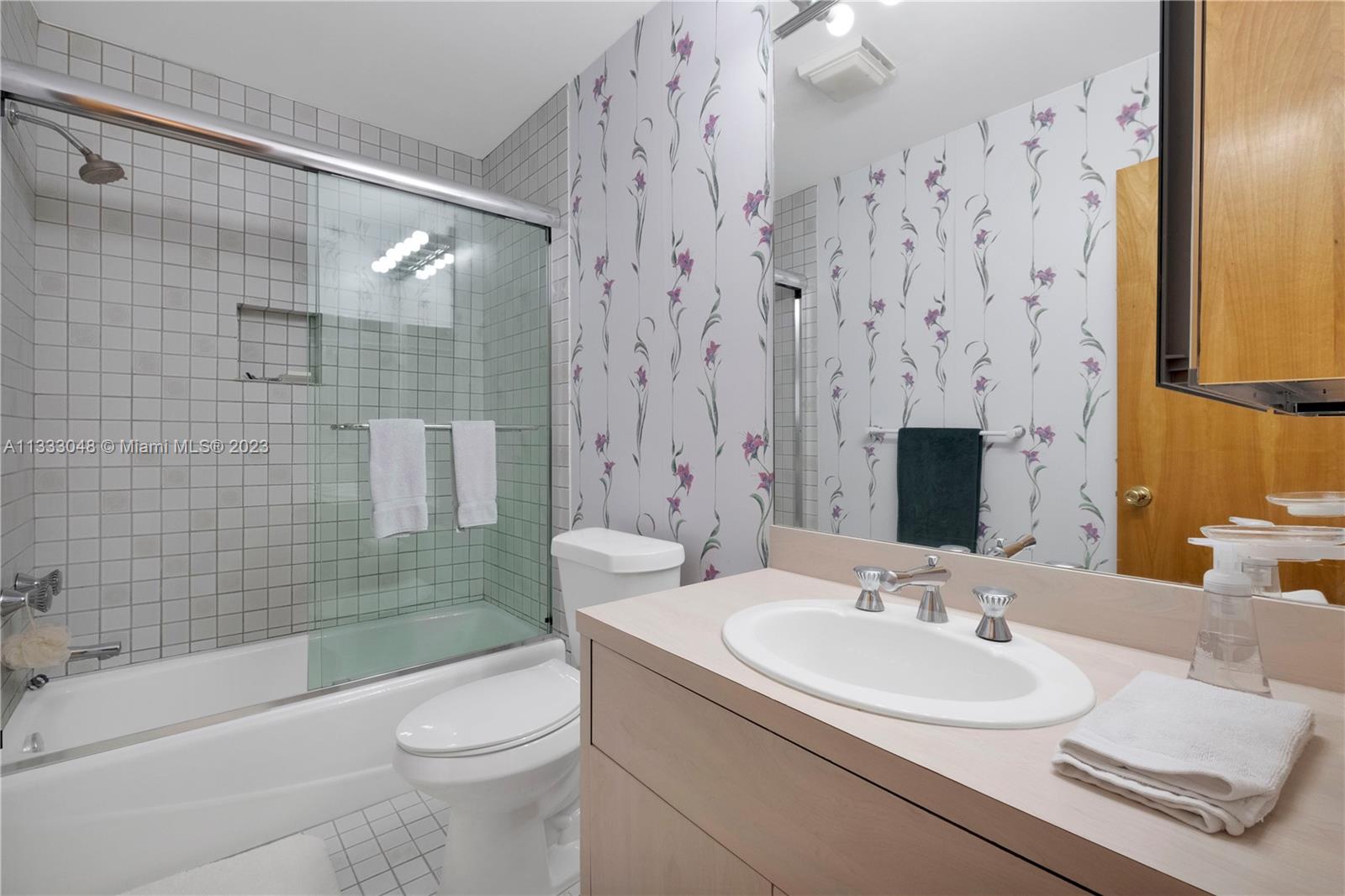 ensuite with bedroom on level 3