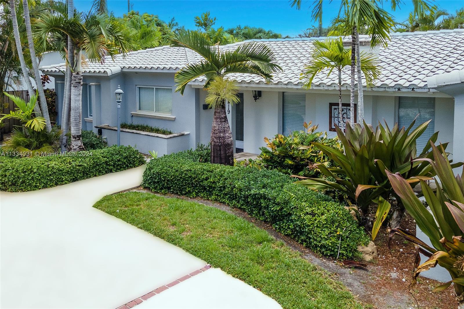 Photo 1 of 1419 Washington St in Hollywood - MLS A11334031