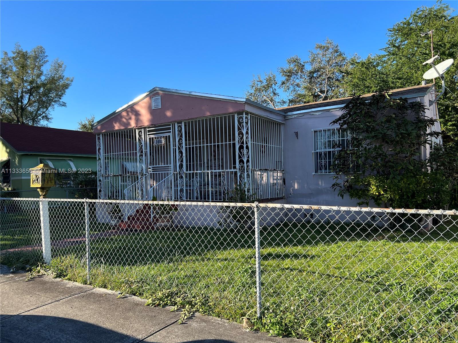 Photo 2 of 1041 38th St in Miami - MLS A11333656