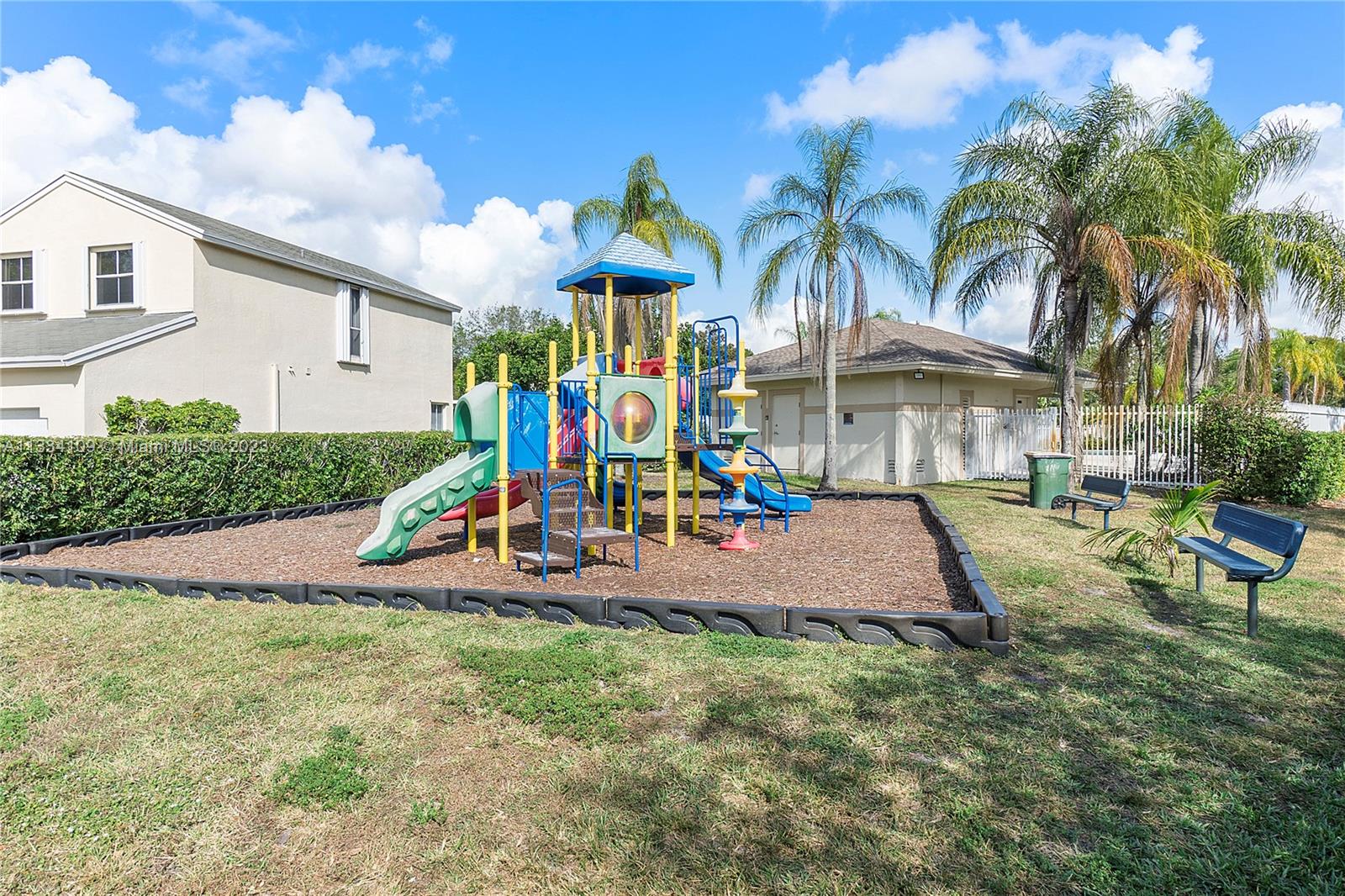 Listing Photo 12