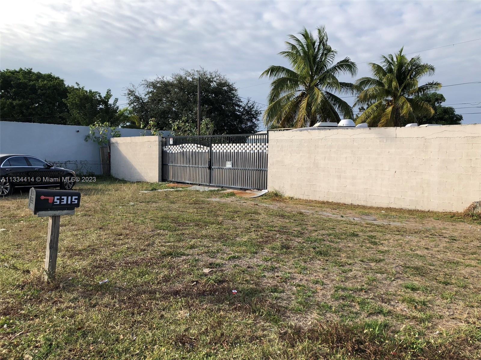 5315  Pembroke Rd  For Sale A11334414, FL