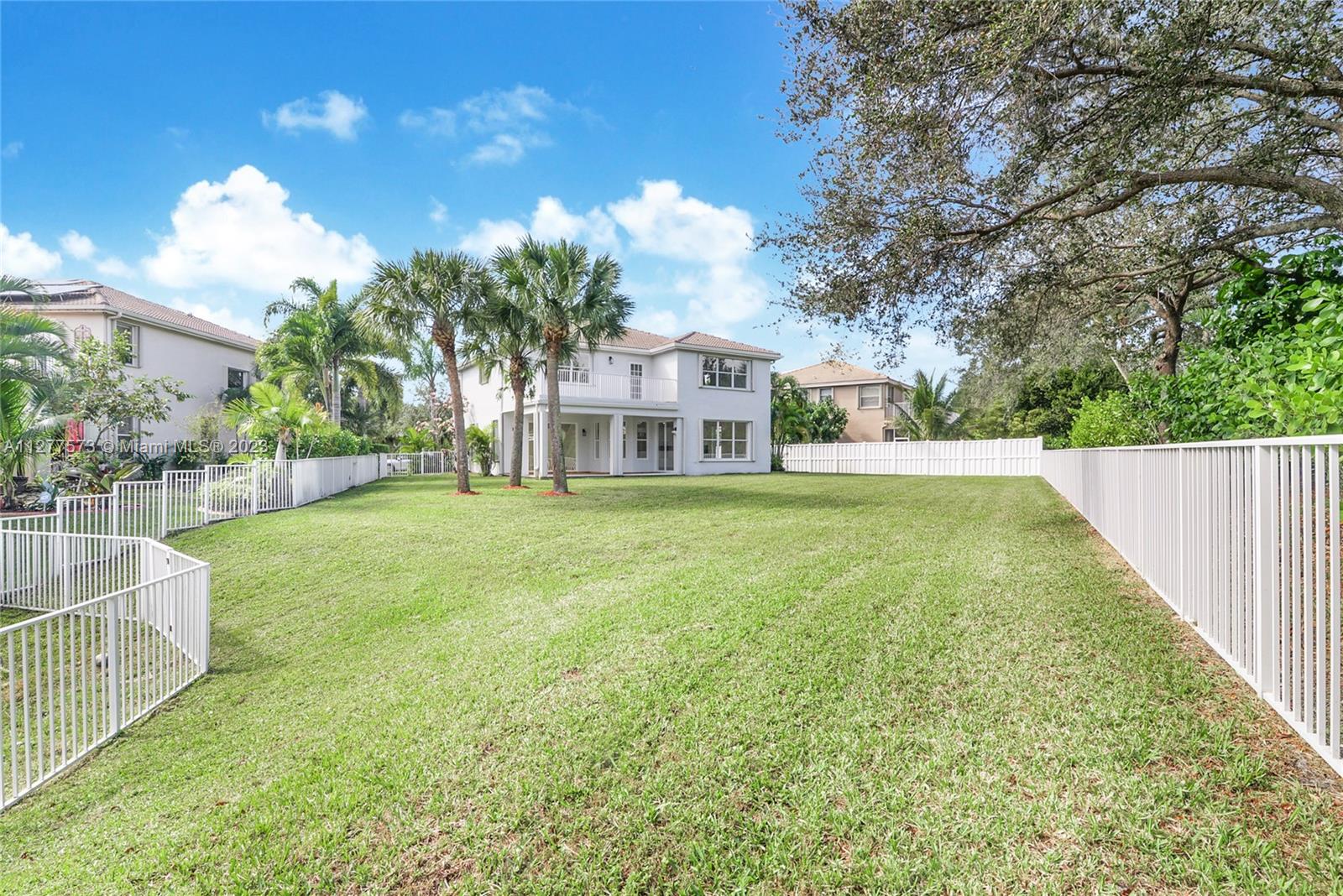 Listing Photo 11