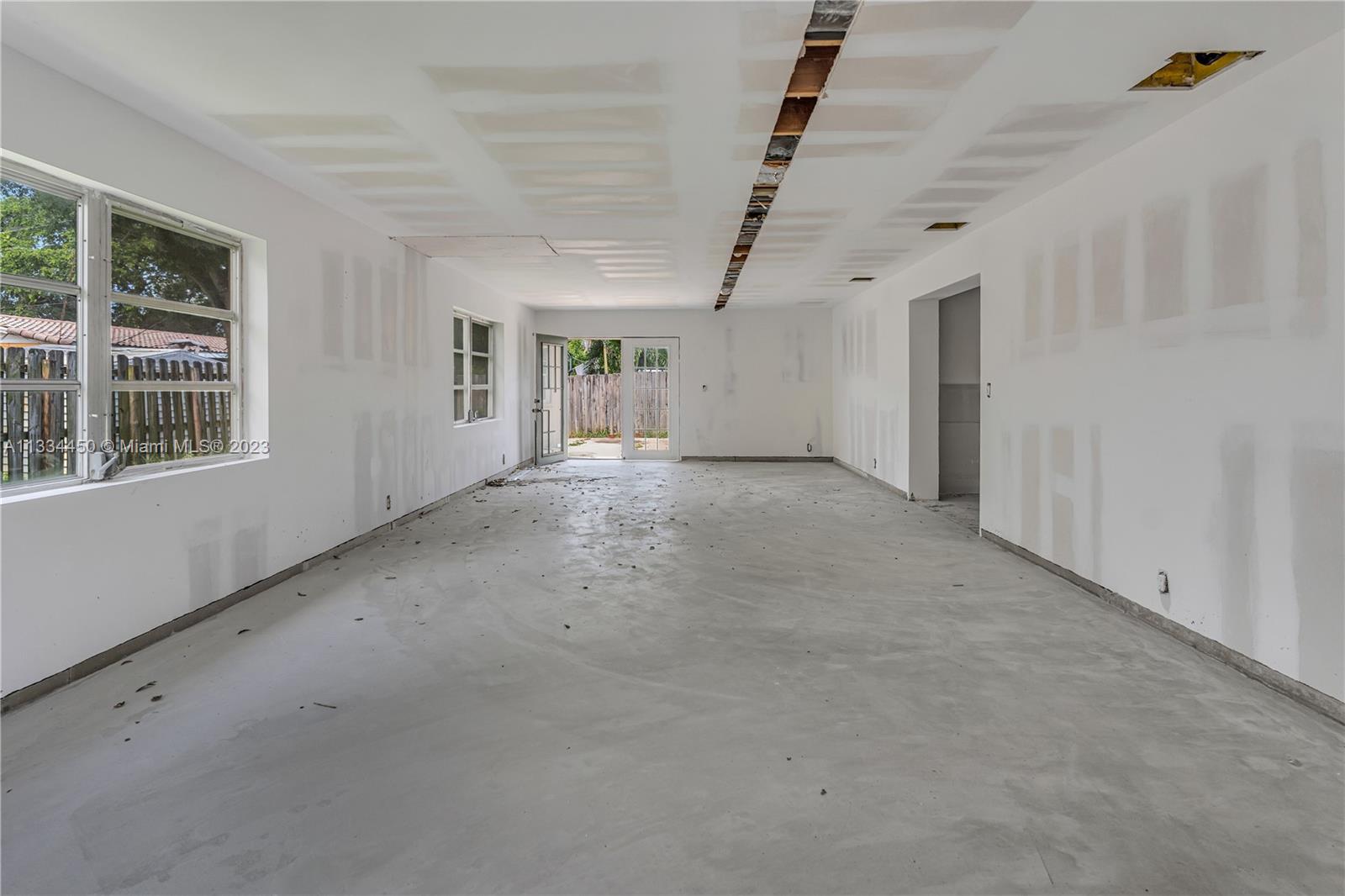 Living/ Florida Room