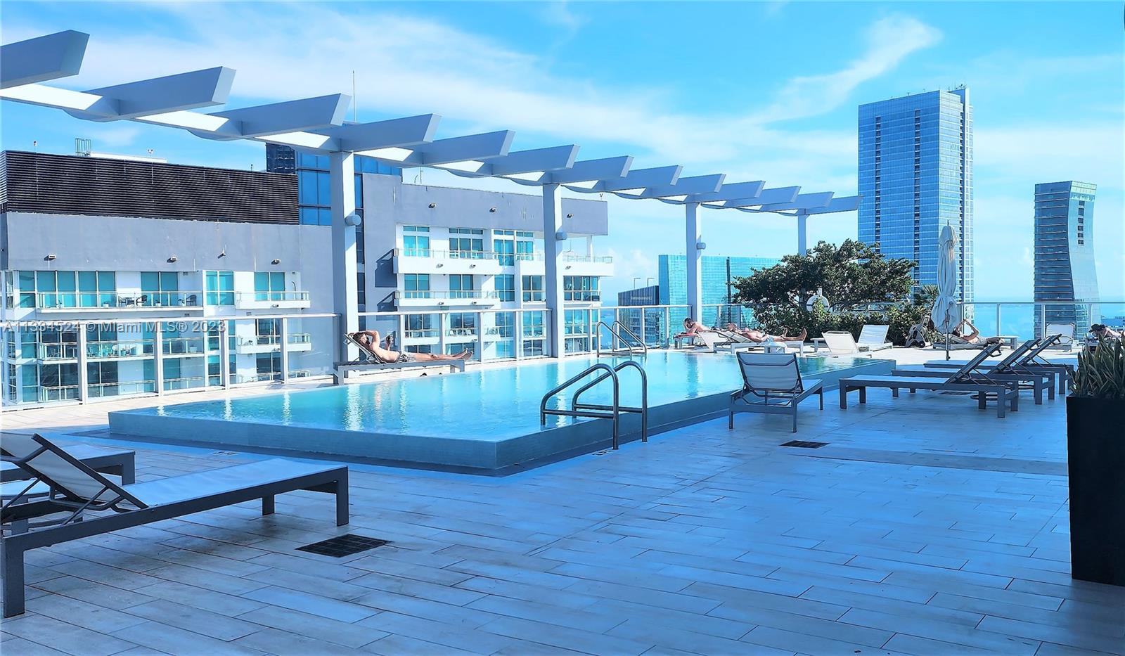 Spacious and Bright Studio at MILLECENTO! Sophisticated interior design by legendary Italian PININFARINA celebrating the exquisite lines of Maserati, Ferrari and Rolls Royce. Located in the Heart of Brickell AT THE CENTER OF IT ALL.   5 star amenities, world-class décor, incredible Rooftop pool, Sky Deck, Spa, Fitness Center, Theater and much much more…