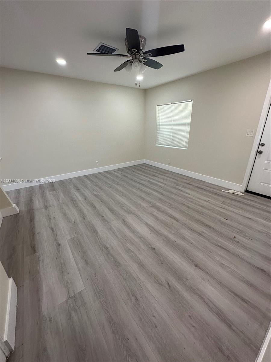 Photo 2 of 2434 Polk St in Hollywood - MLS A11334608