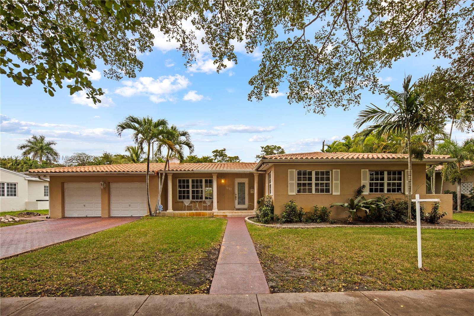 1527 Baracoa Ave, Coral Gables, FL 33146