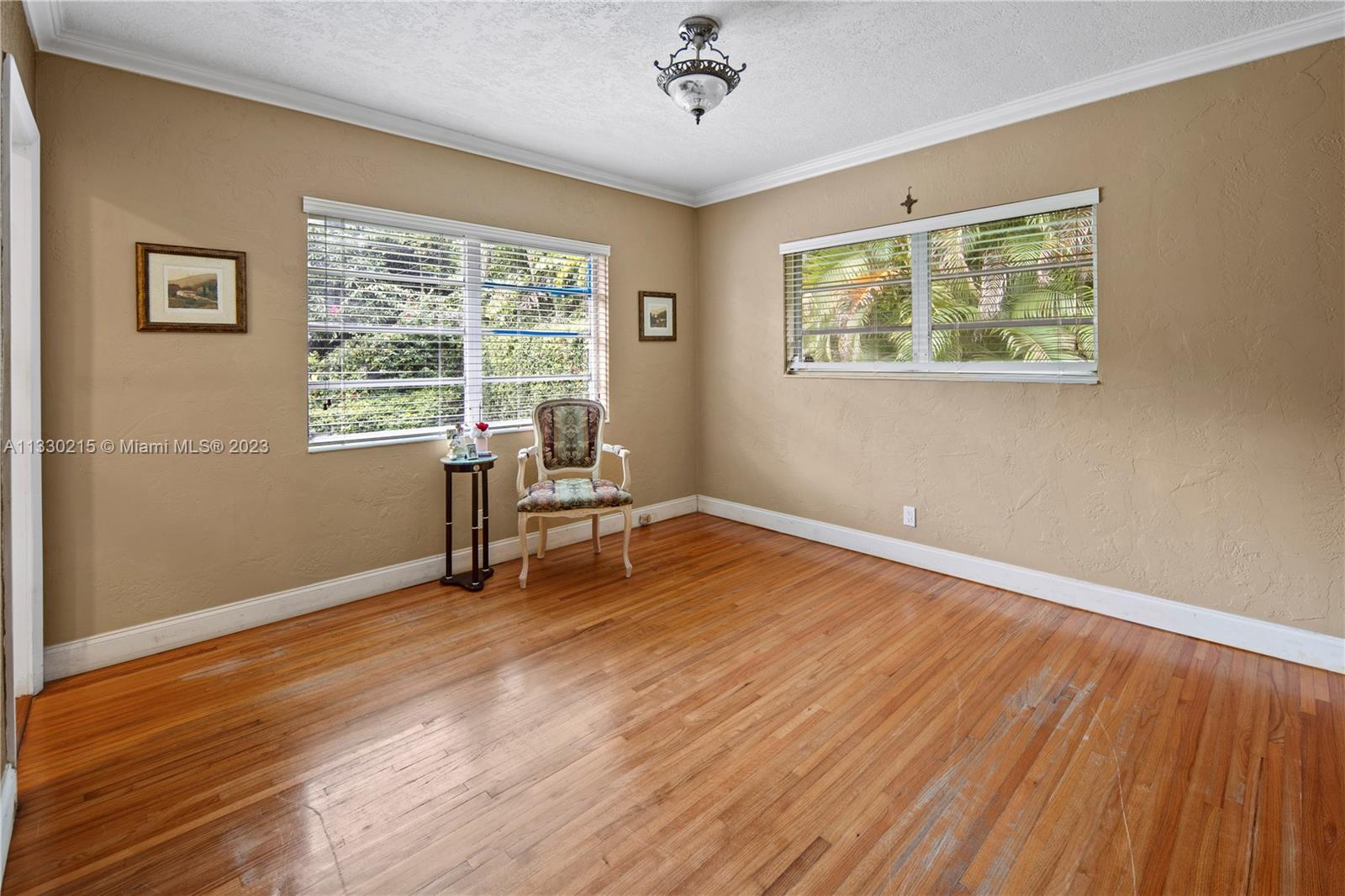 Listing Photo 8
