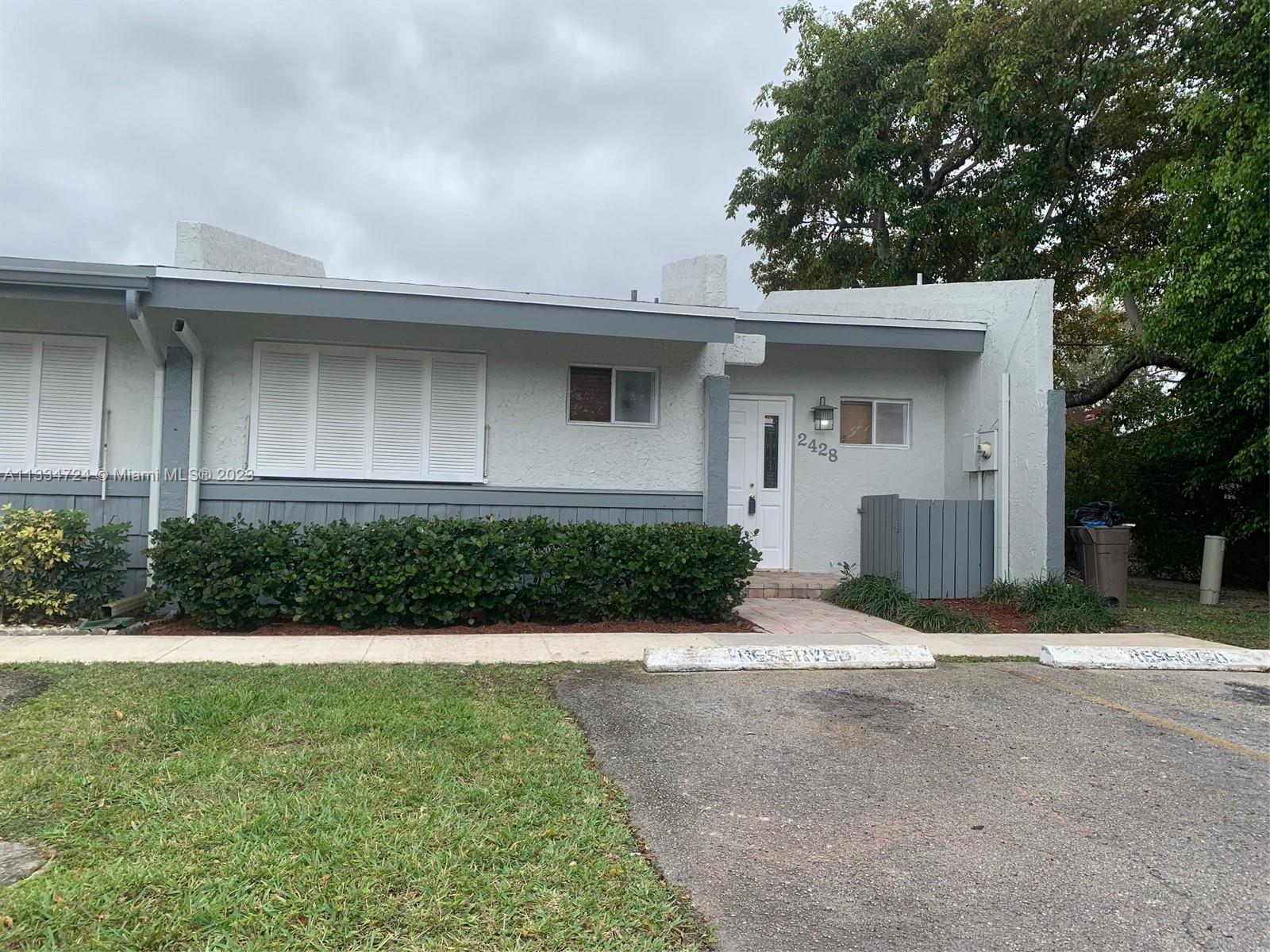 2428 N 37th Ave  For Sale A11334724, FL