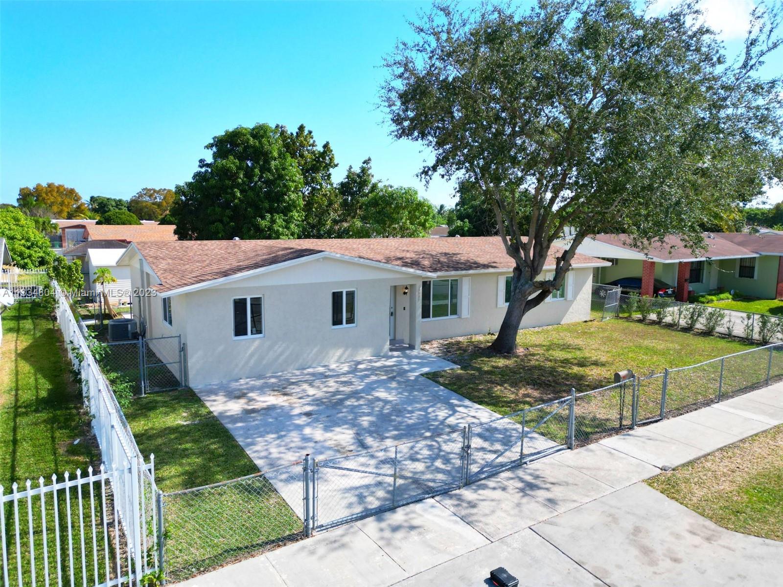 Photo 2 of 19807 118th Pl in Miami - MLS A11334804