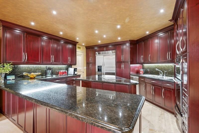 Full Kitchen with Counter Space Galore