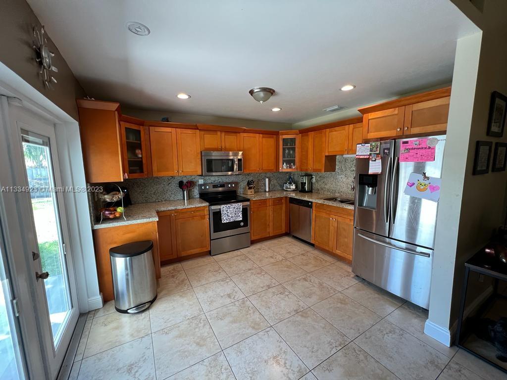 Listing Photo 10