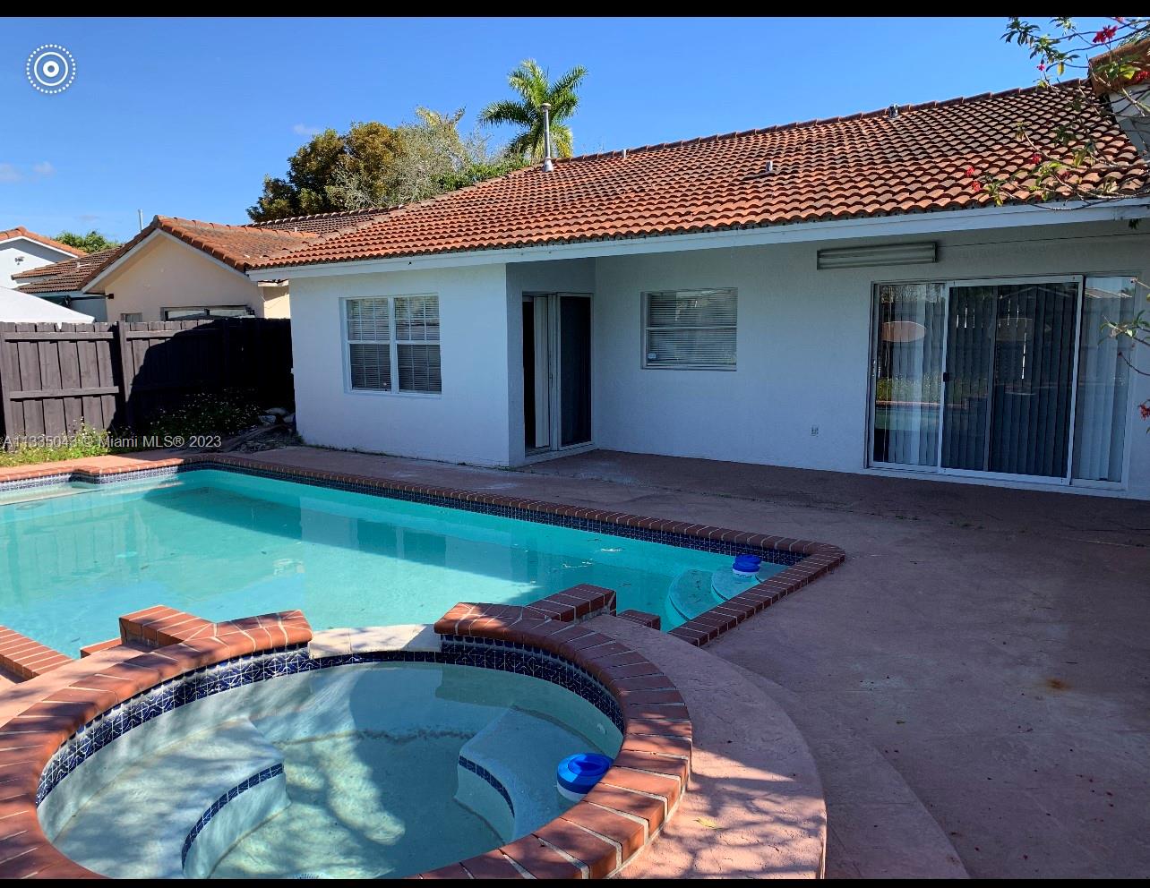 Photo 2 of 17400 146th Ct in Miami - MLS A11335043