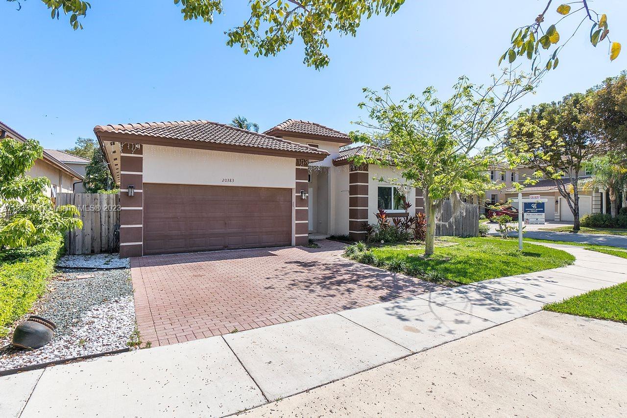 Photo 1 of 20383 87th Pl in Cutler Bay - MLS A11335184