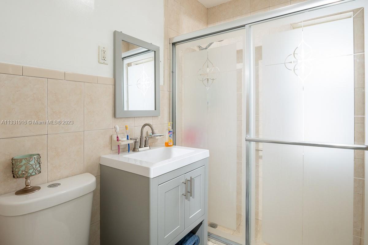 Listing Photo 12