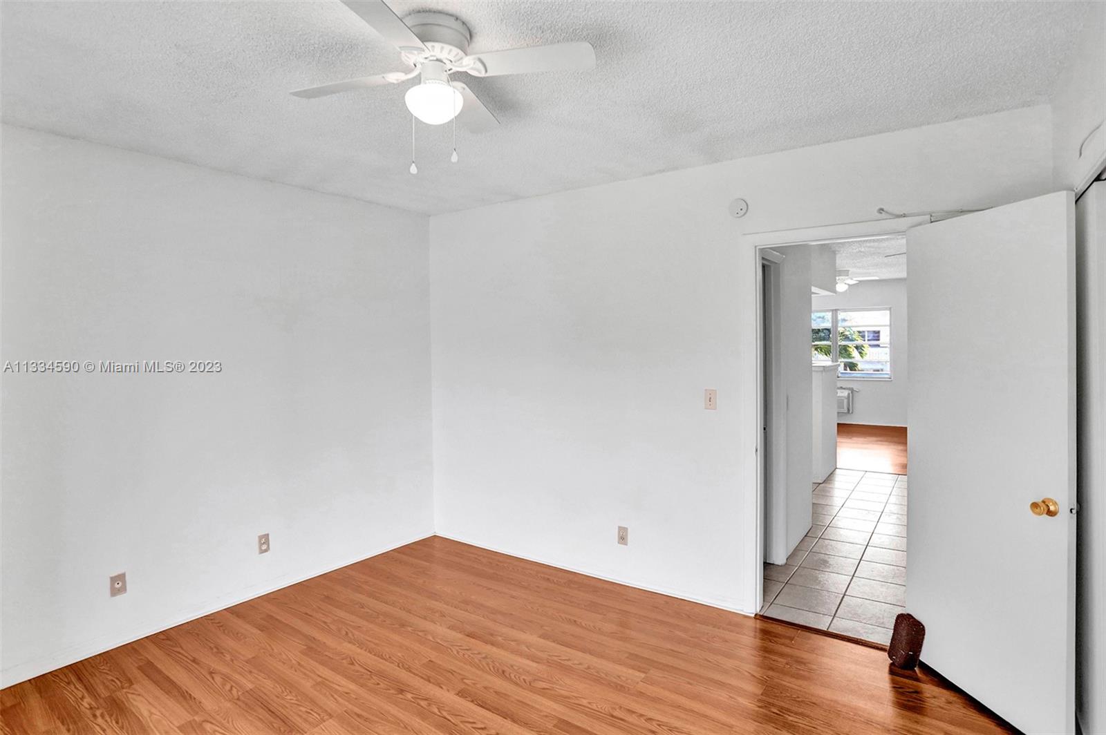 Listing Photo 12