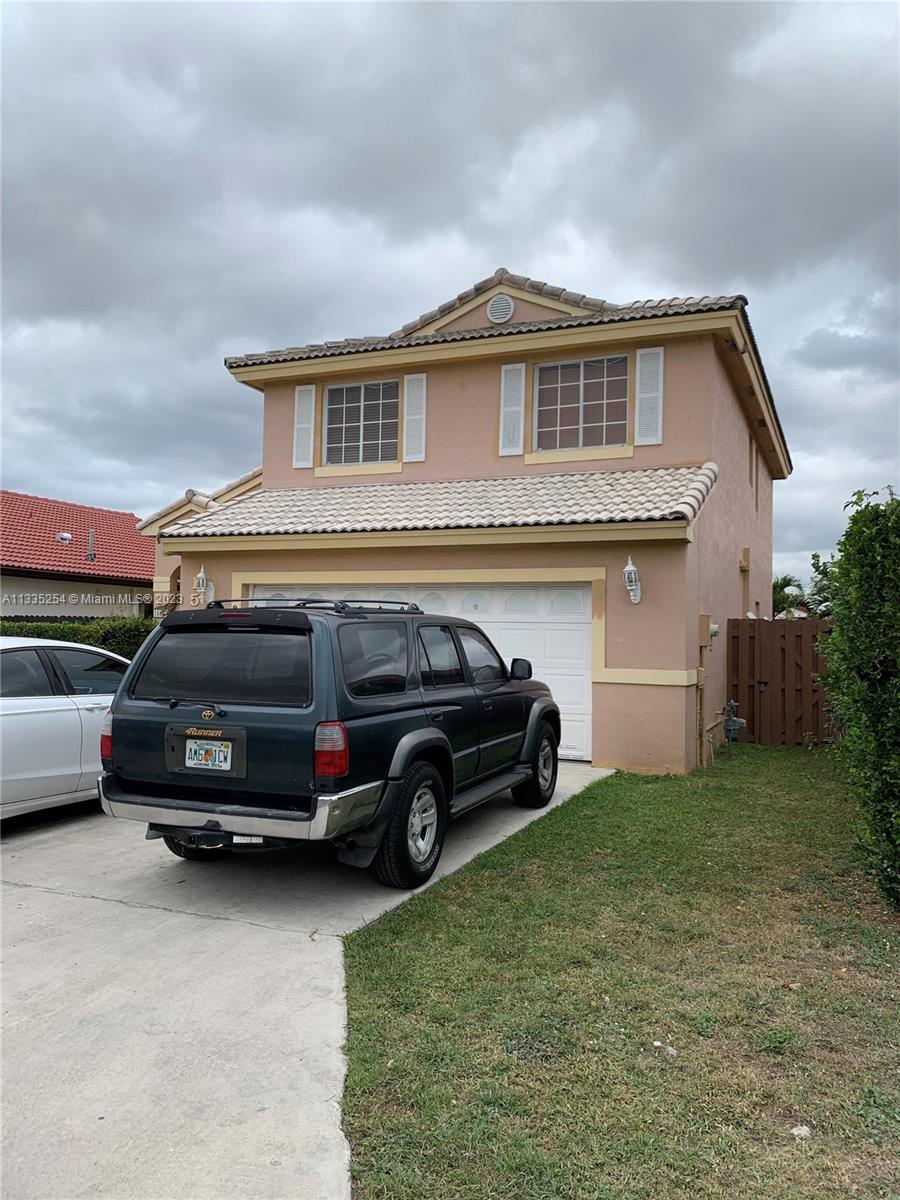 Photo 2 of 15857 85th Ln in Miami - MLS A11335254