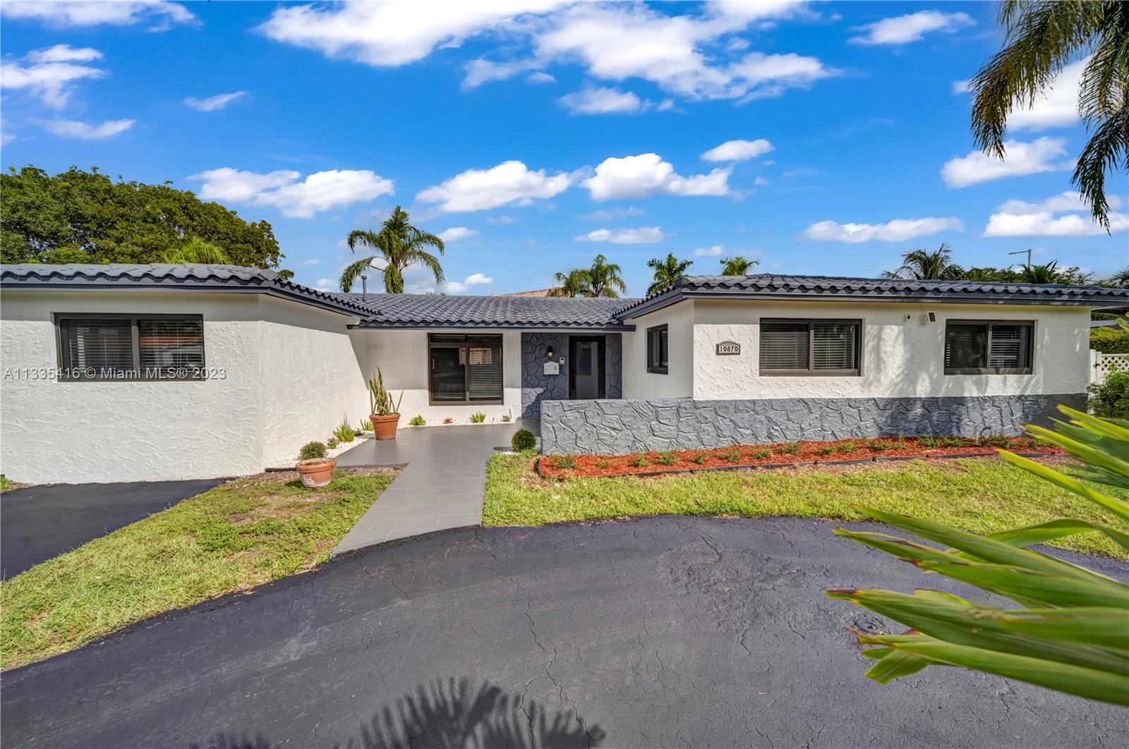 10870 SW 106th Ave  For Sale A11335416, FL
