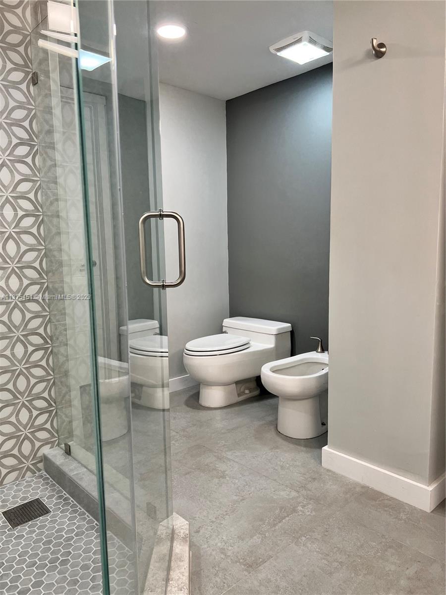 Master bathroom with Bidet