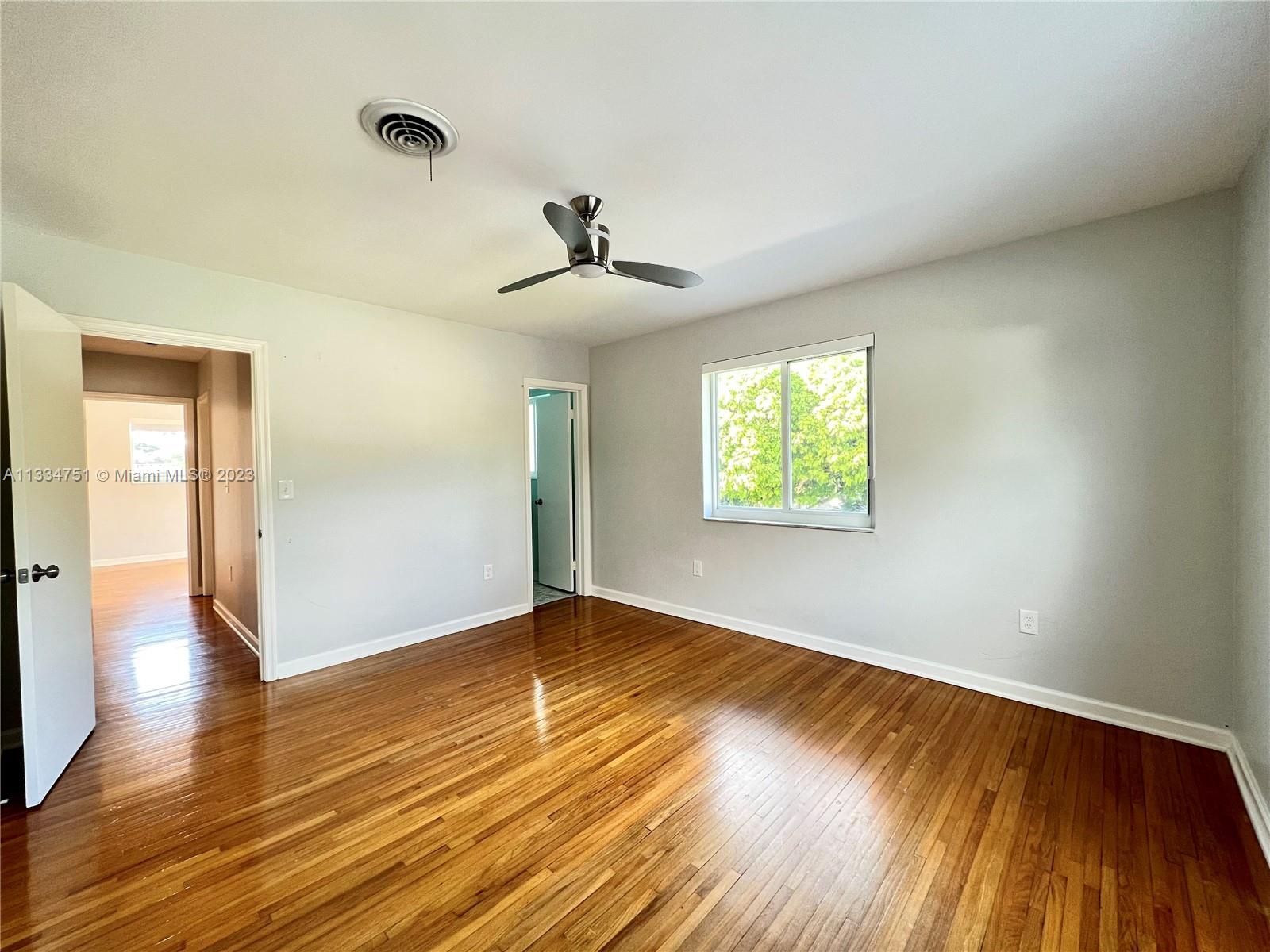 2nd floor Bathroom