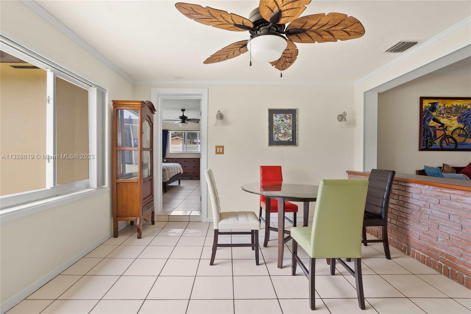 Listing Photo 11