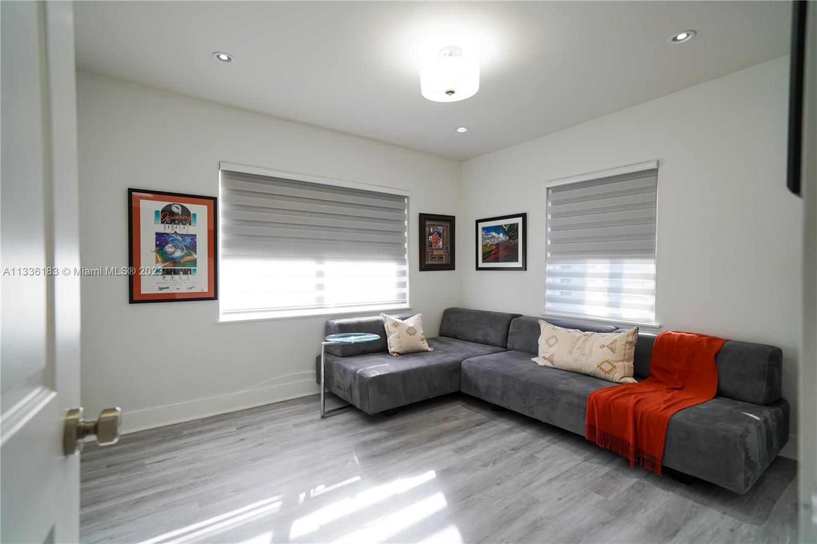 Listing Photo 12