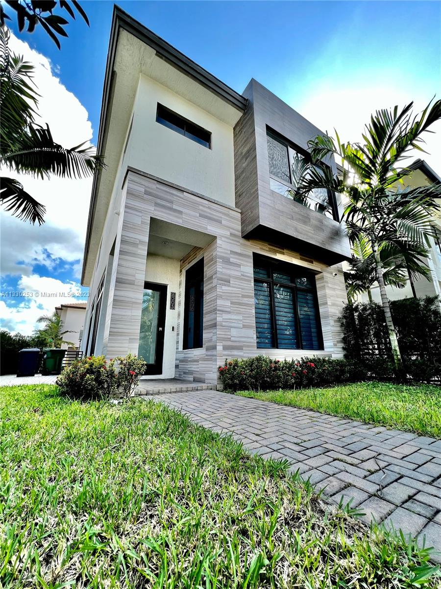 8205 NW 44th Ter  For Sale A11330253, FL