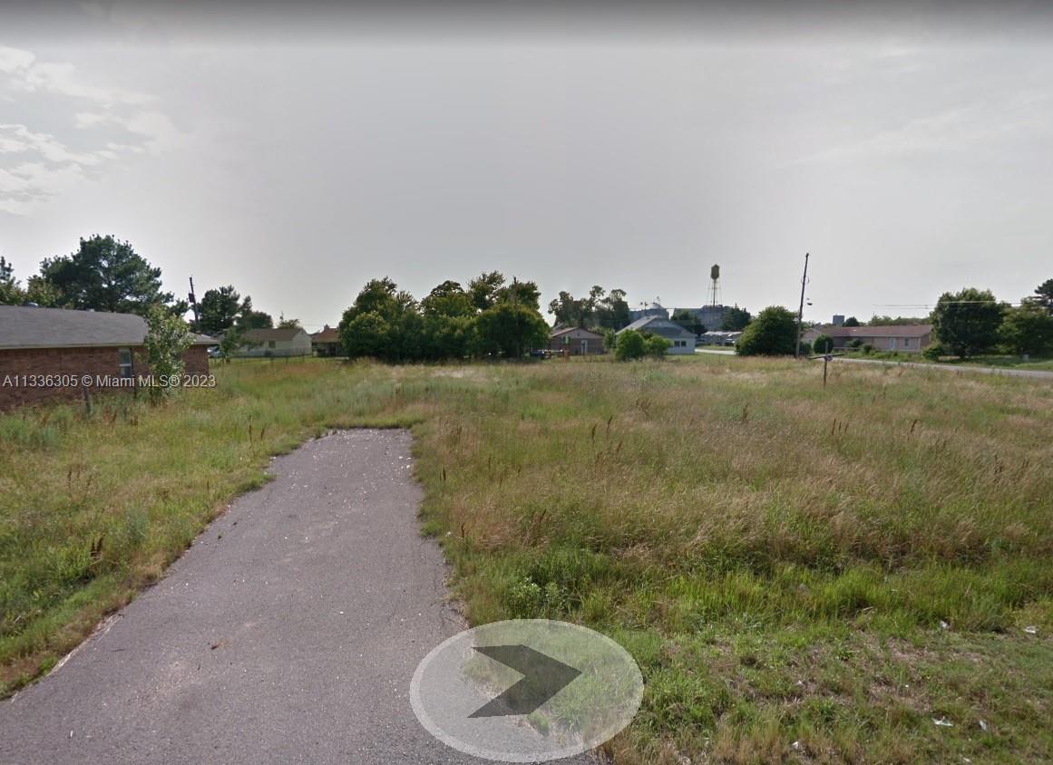 1906 S Vine St, Stuttgart, AR 72160
