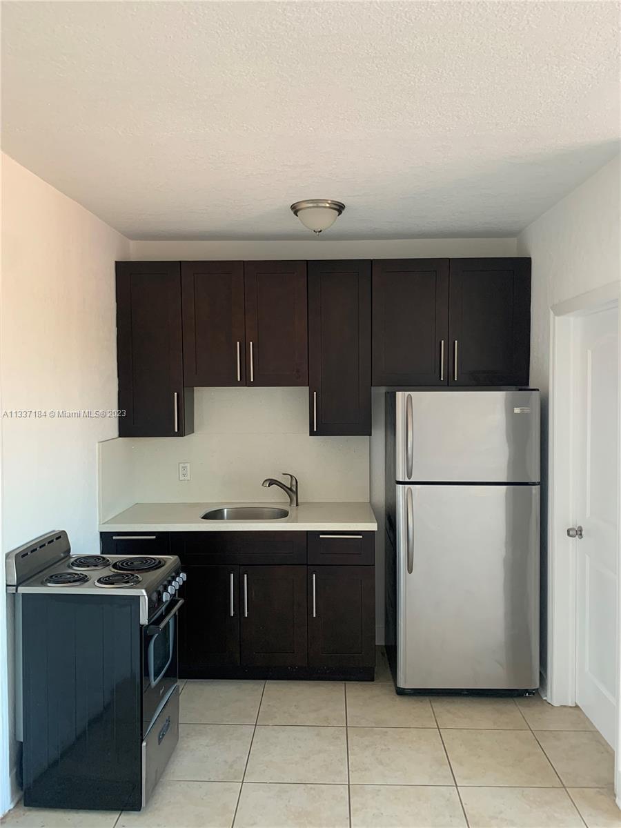 NEWLY REMODELED STUDIO NEAR CORAL GABLES. FABULOUS UNIT WITH LOTS OF NATURAL LIGHT. FEATURES INCLUDE A MODERN KITCHEN WITH STAINLESS STEEL APPLIANCES AND QUARTZ COUNTERTOPS, TILE FLOORS, HURRICANE IMPACT WINDOWS, MINI-SPLIT A/C, AND ON-SITE LAUNDRY. RENT INCLUDES ELECTRICITY, WATER, AND WIFI INTERNET. MOVE IN REQUIRES $4,800 (FIRST, LAST & SECURITY) AND A $50 BACKGROUND CHECK PER PERSON.