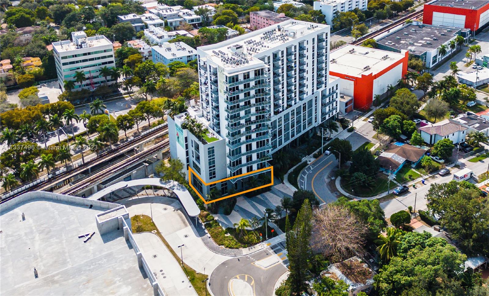 Opportunity to lease the ground floor commercial space at the 130 apartment building, Zoi House. The retail/office space conveniently located right next to the Coconut Grove Metrorail station and minutes away from downtown Coconut Grove, Brickell and Coral Gables. The space is prime for a variety of uses including a restaurant, gym, cafe, specialty market, event space, office and other creative uses.