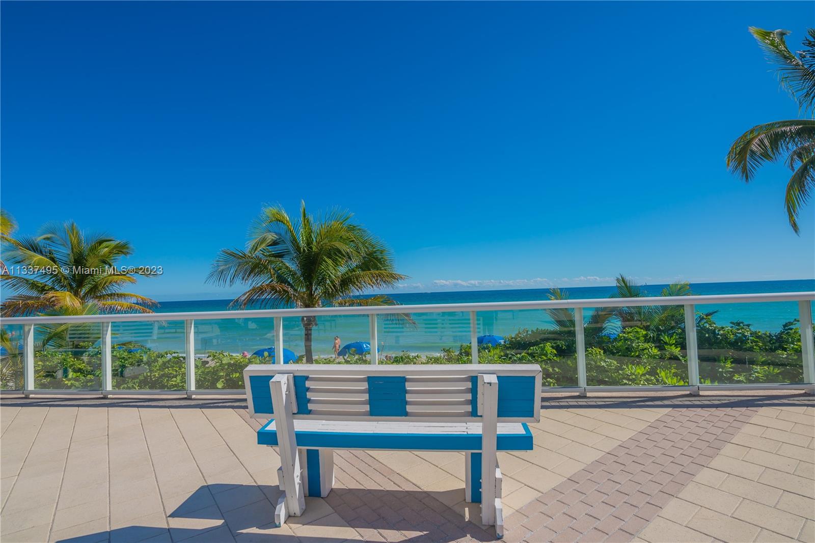 PRIVATE DIRECT ON- THE-SAND BEACHFRONT LOCATION