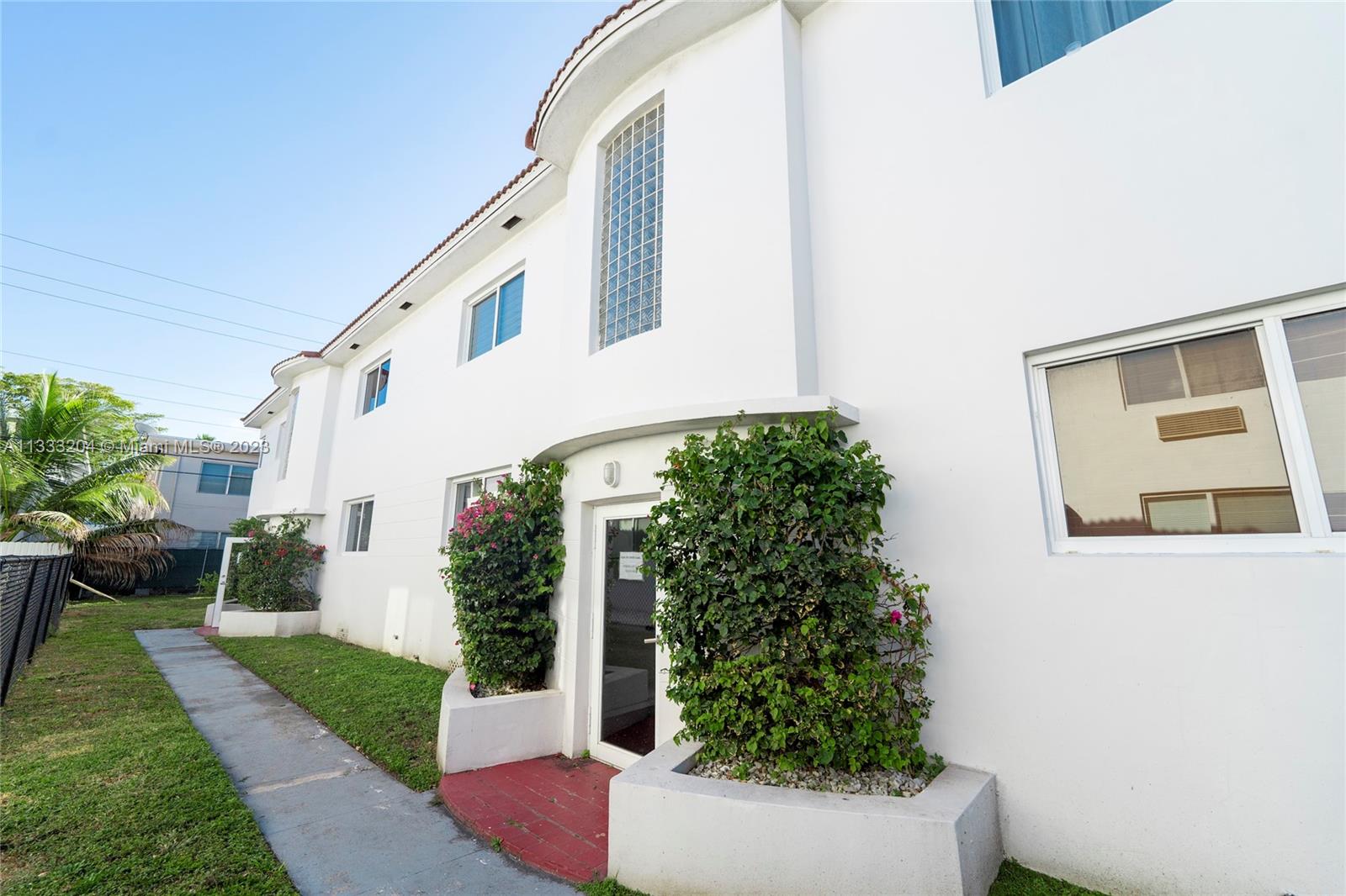 Eight units multi family beautifully kept in the heart of Normandy - Miami Beach. The best kept building in beautiful Marseille Street, with art deco design.
