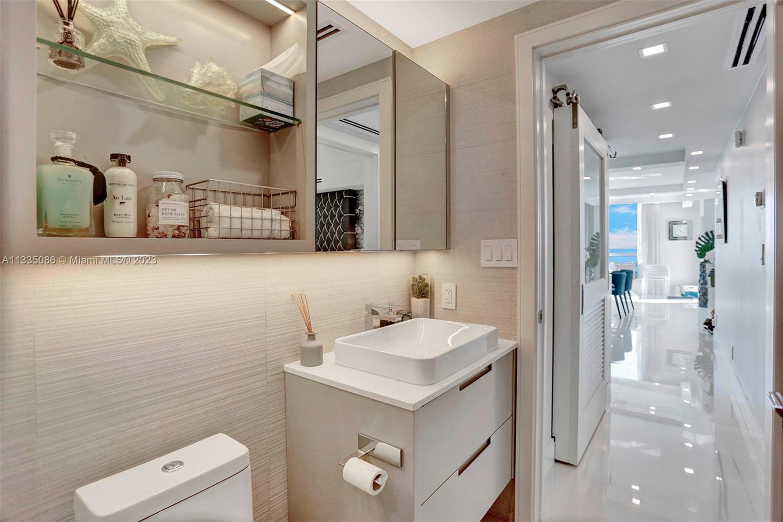 Guest Full Bath, Mosaic,Quartz,Porcelain