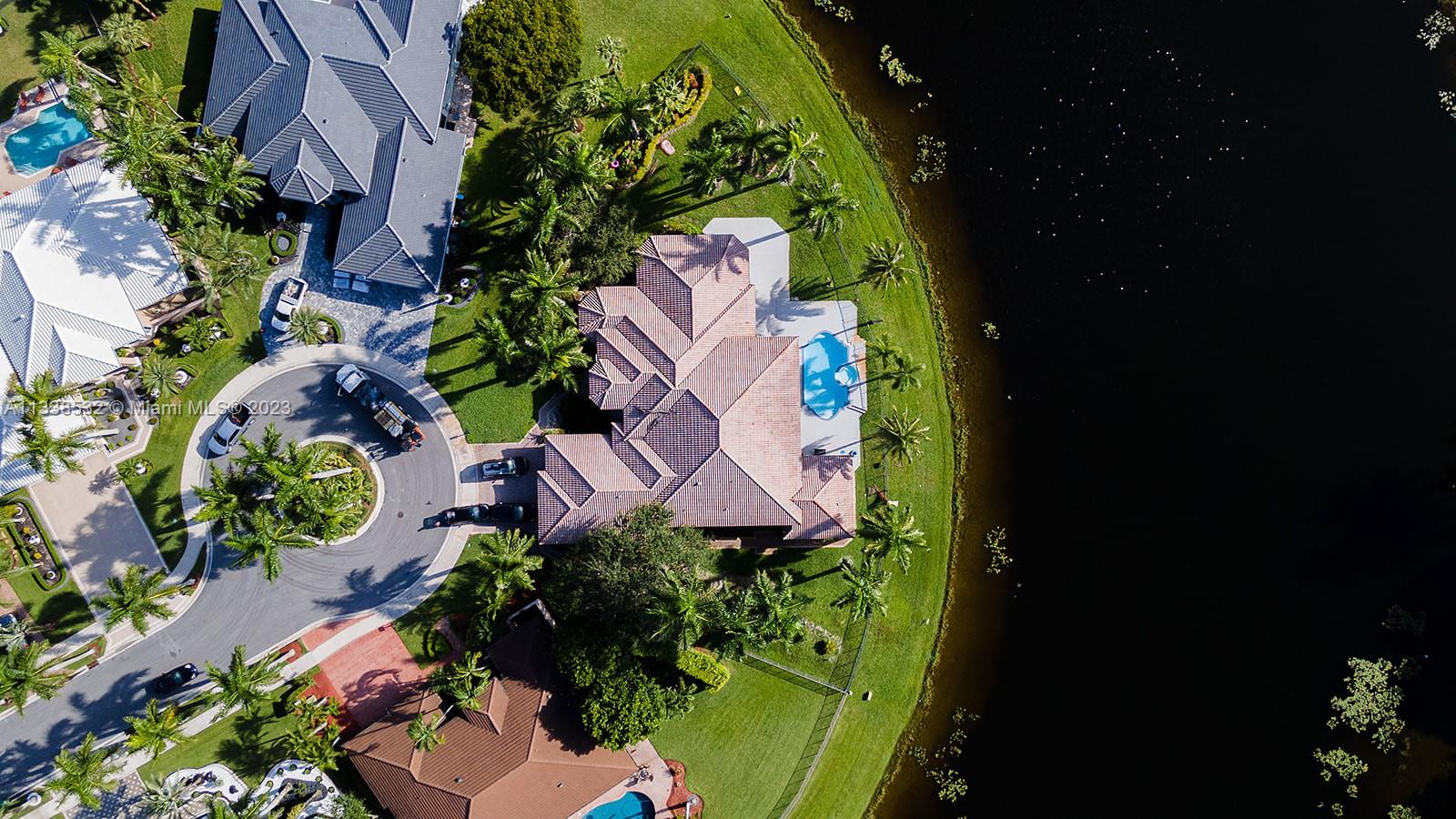 2534  Poinciana Dr  For Sale A11338532, FL
