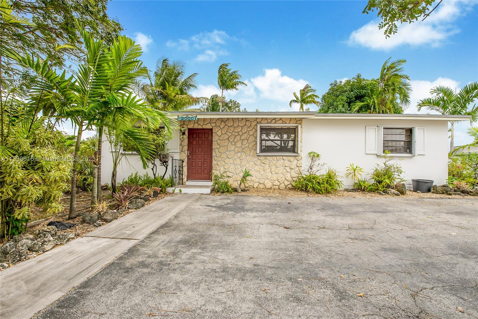 20001 SW 114th Ave  For Sale A11338616, FL