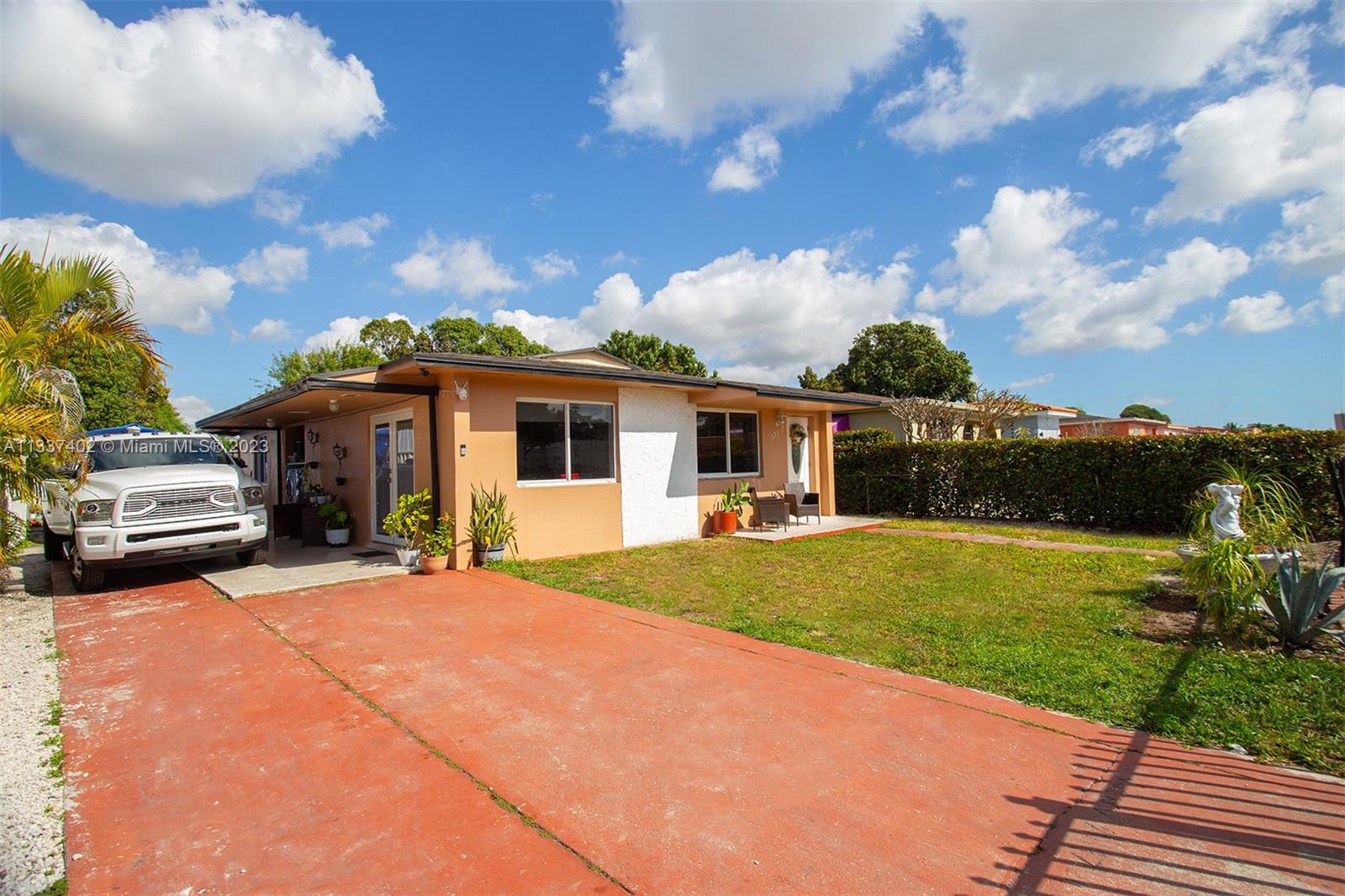 231 E 41st St, Hialeah, FL 33013