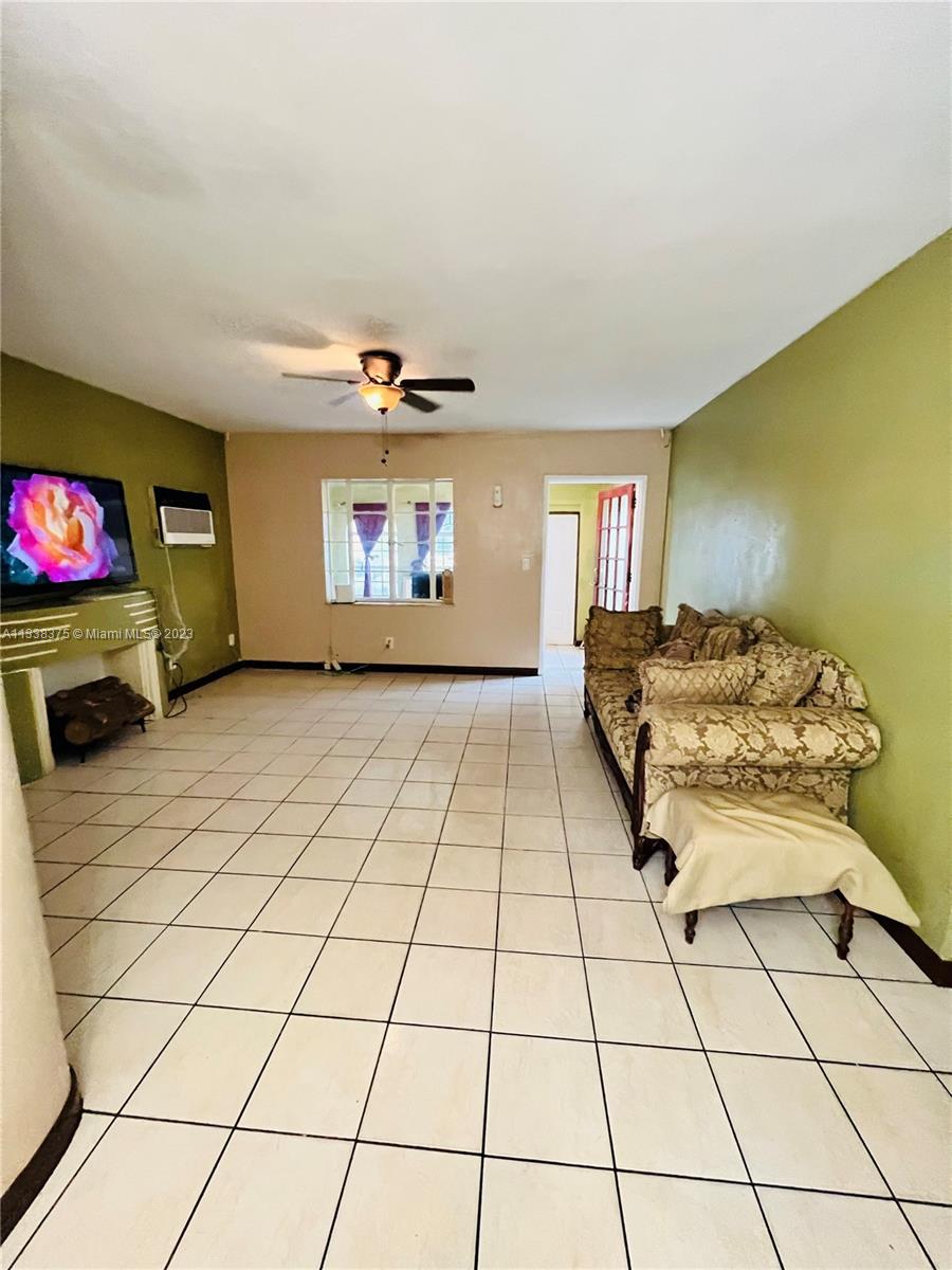 Listing Photo 11