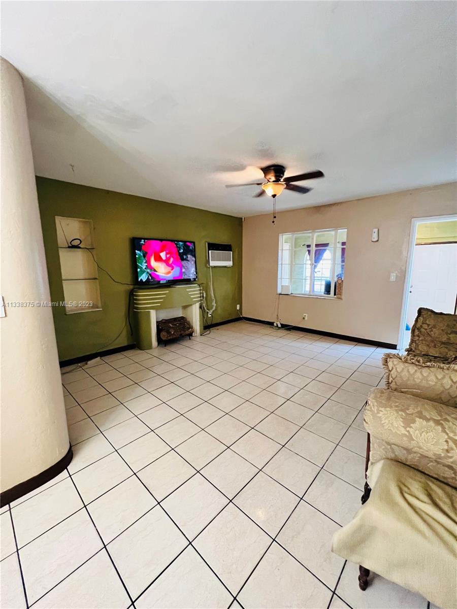 Listing Photo 12