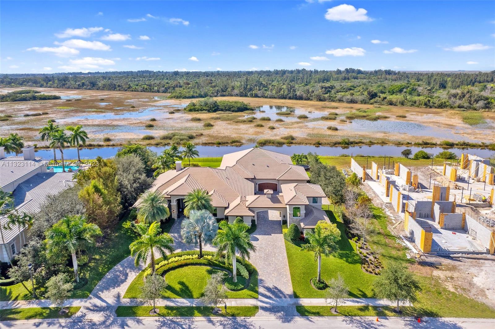 2863  Lake Ridge Ln  For Sale A11323114, FL