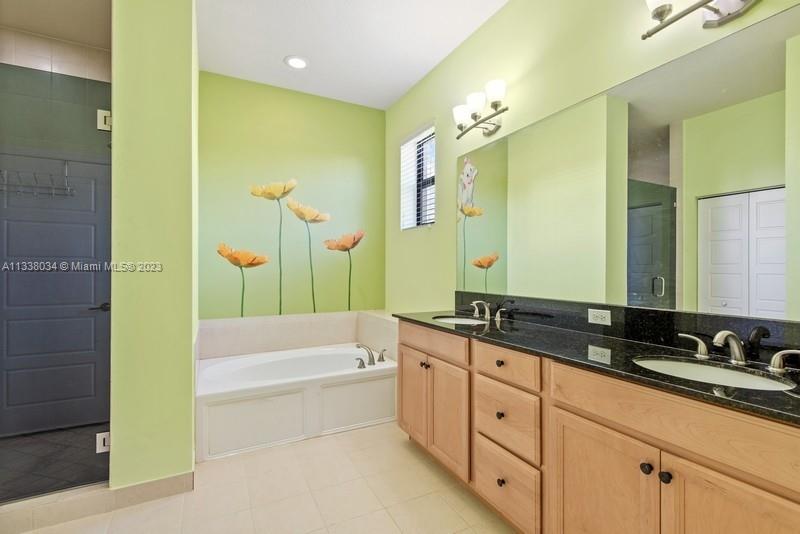 Listing Photo 11