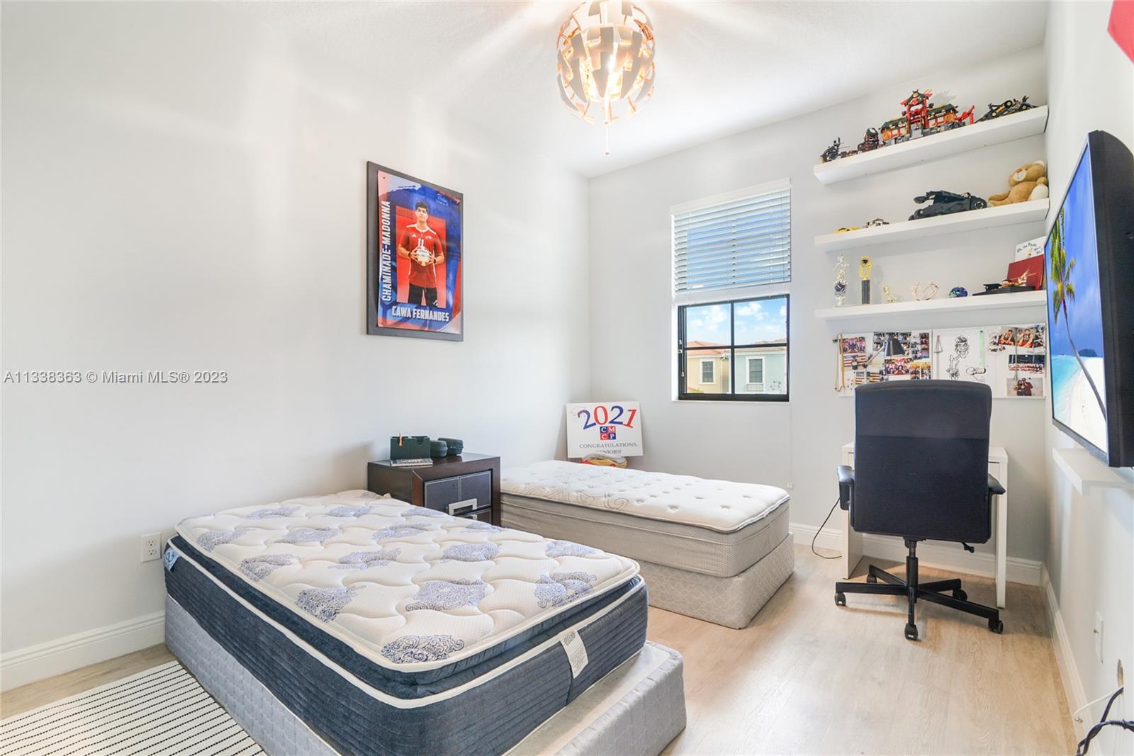 Listing Photo 10