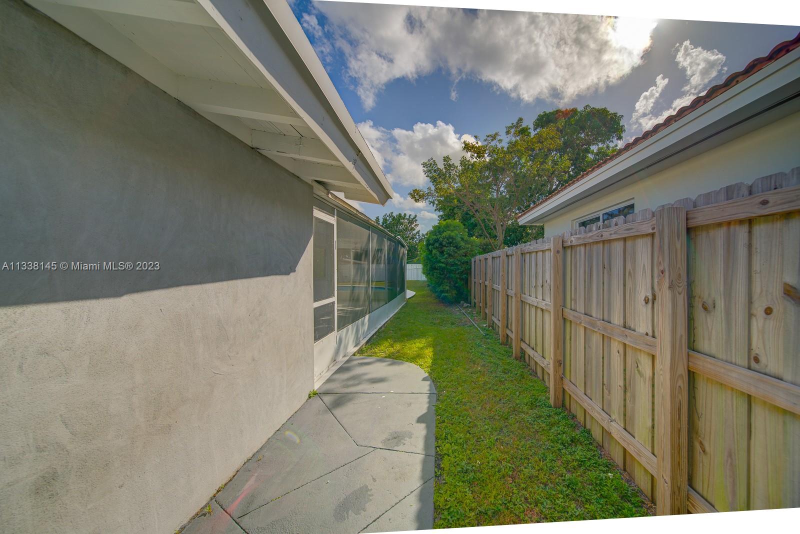 Listing Photo 14