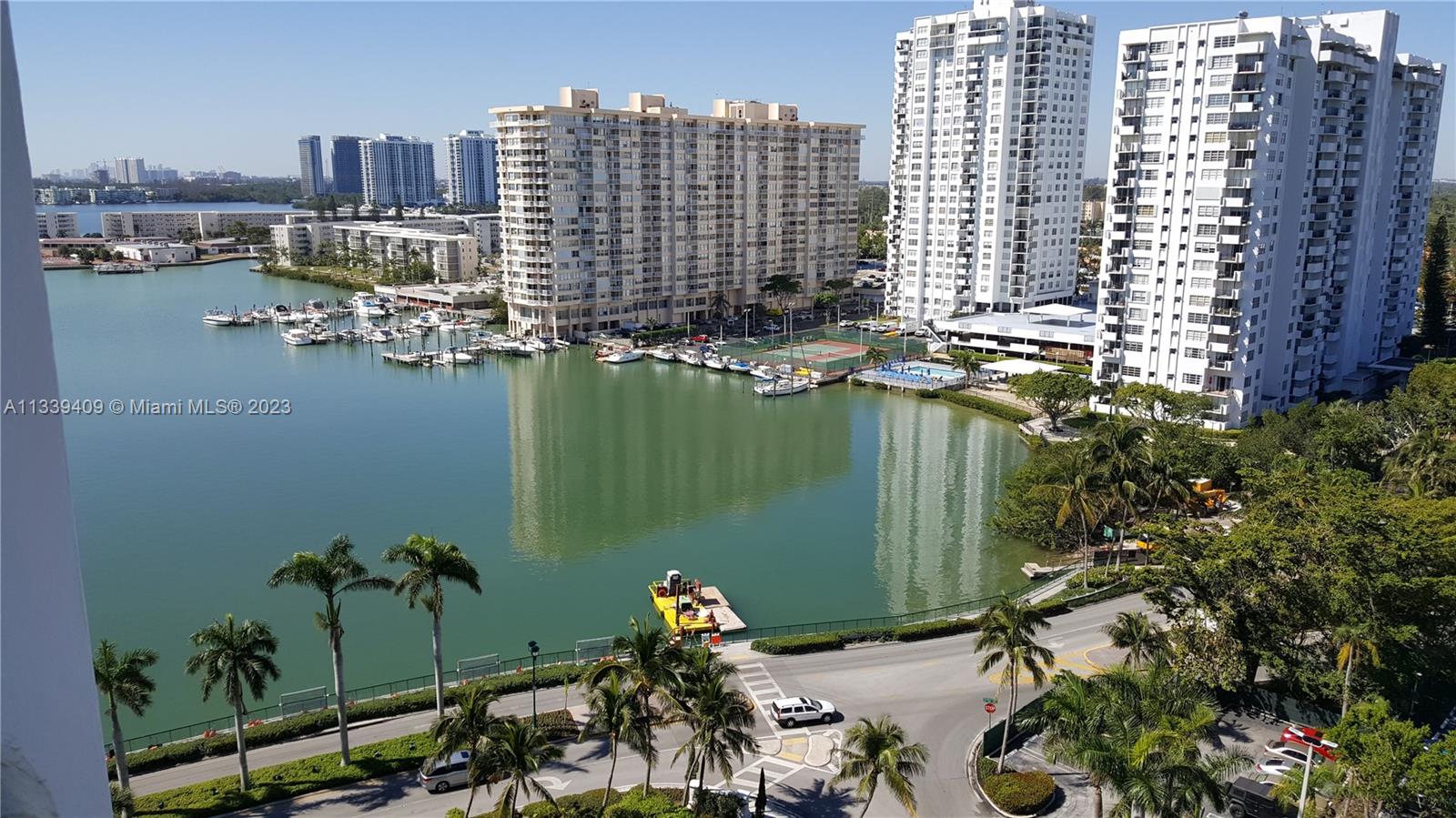 stunning sun set open water &city view prime location on prestige Williams Island Boulevard! Corner unit!!, wrap granite with in -Kitchen sitting  while enjoy the window views. Open floor plan , Tons of cabinets ,extra large terrace with double sets of patio doors also from master. Huge guest room , 3 walk in closets and attached bathrooms .spacious, bright, Turn-key condition.
Community with Resort-Like amenities recently renovated: 2 pools, cabanas, tennis courts, outdoors kitchen with BBQ stations to invite family and friends, party room, GUYM, Library with business center and conference. Walk to all, banks, grocery stores, cafes and minutes to best  beaches and Aventura . mall. Minutes to air ports and great public schools. Aventura cultural center just around the corner.