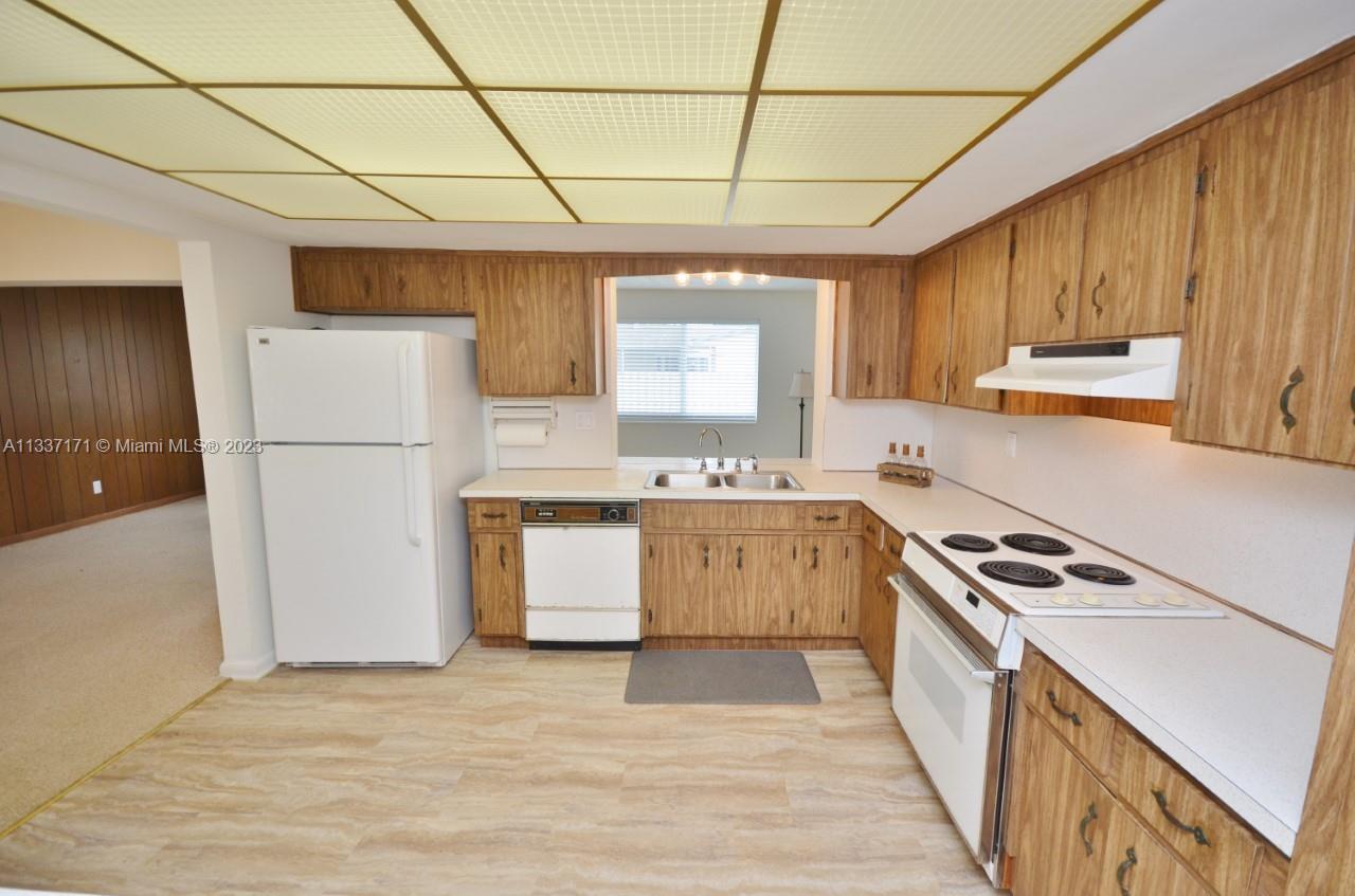 Listing Photo 11