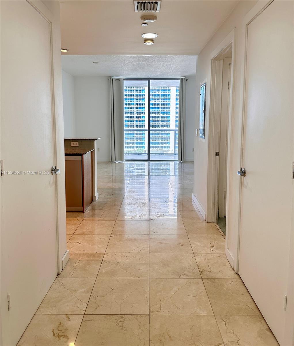 SPECTACULAR VIEW FROM THIS BEAUTIFUL STUDIO IN THE BEST LOCATION OF BRICKELL AREA. ONE OF THE MOST POPULAR STUDIOS ON THE BUILDING BECAUSE IT'S LOCATION TO THE EAST. TOP OF THE LINE AMENITIES, TOP OF THE LINE APPLIANCES, WALKING DISTANCE TO RESTAURANTS, BRICKELL CITI CENTER, MARY BRICKELL VILLAGE, MATRO RAIL STATION AND MUCH MORE!