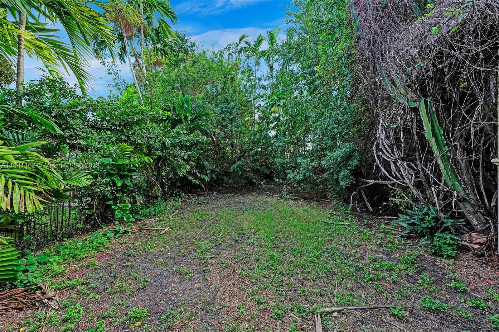 Listing Photo 11