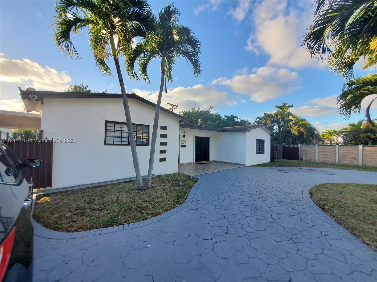 2120 SW 84th Ave  For Sale A11341215, FL