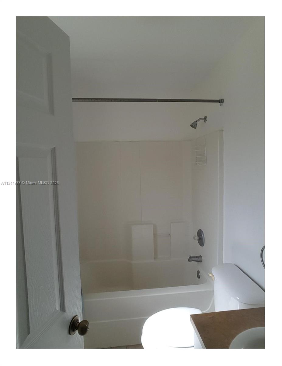 Listing Photo 12