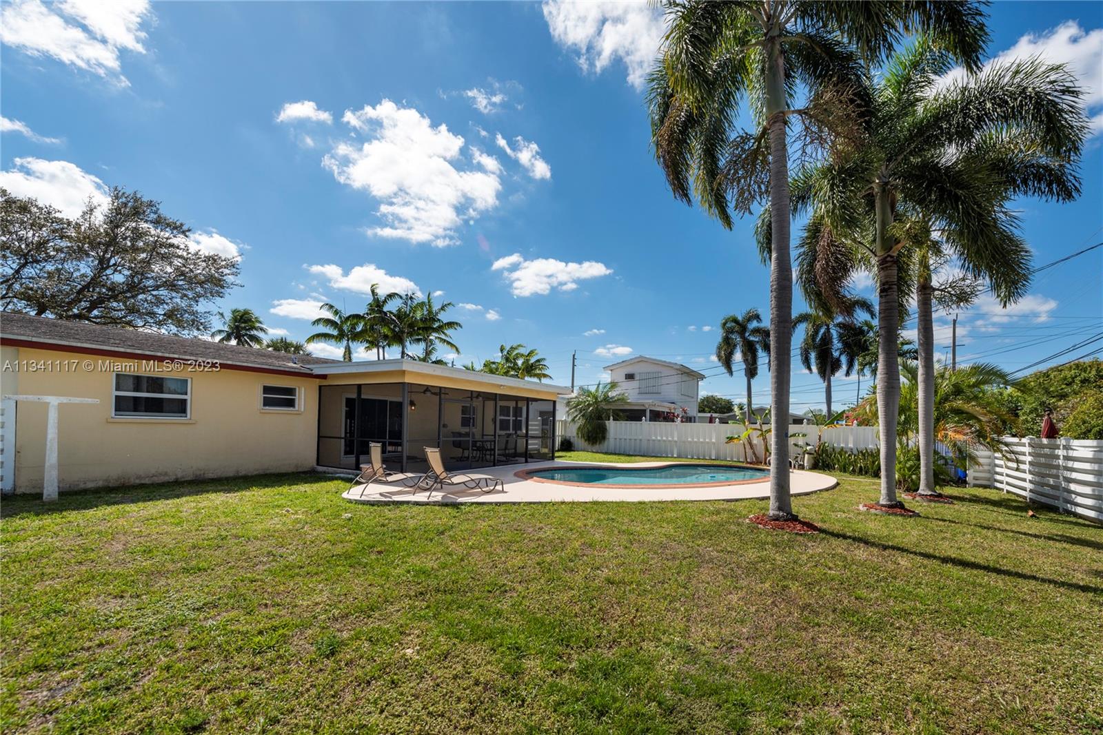 Listing Photo 11