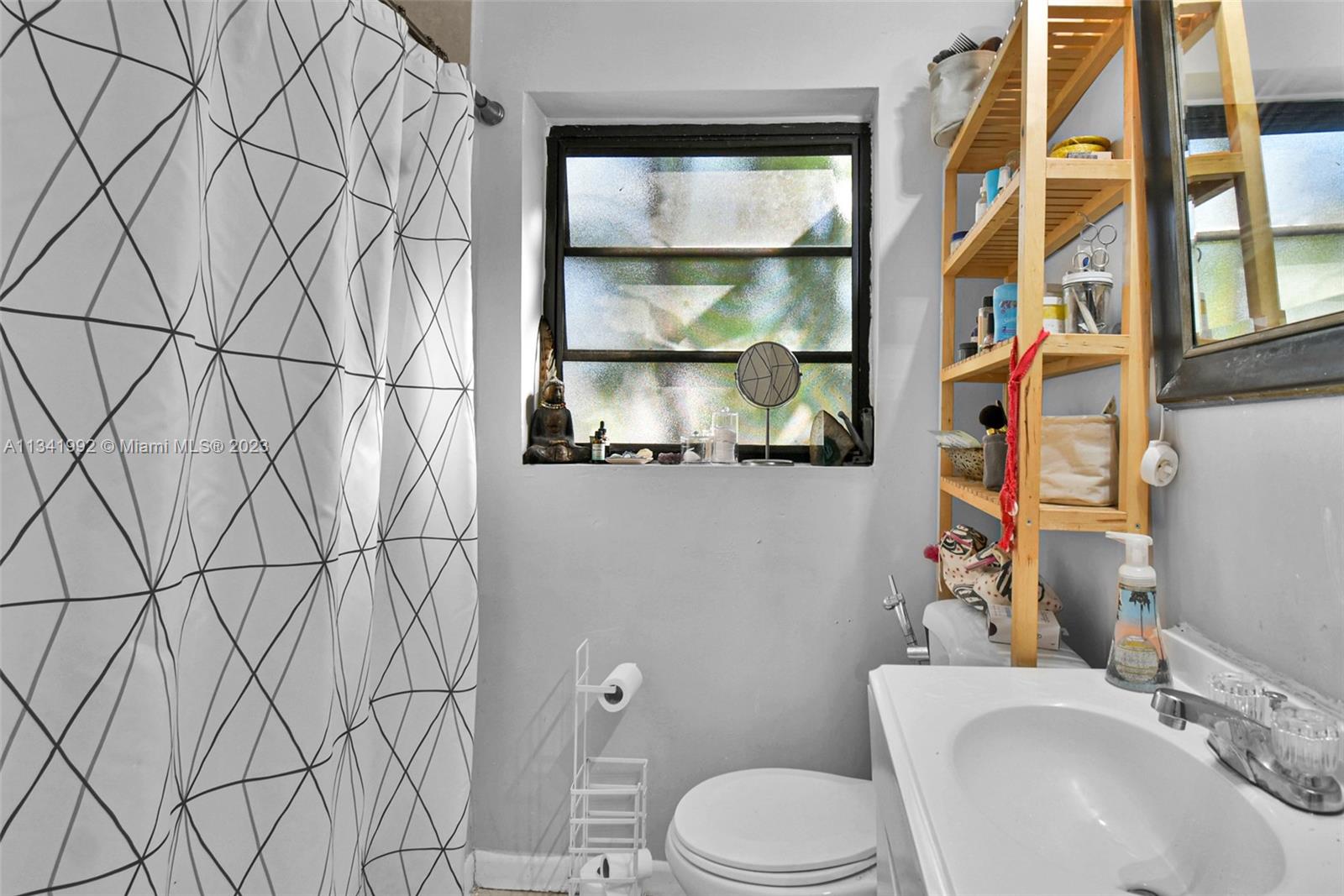 Listing Photo 17