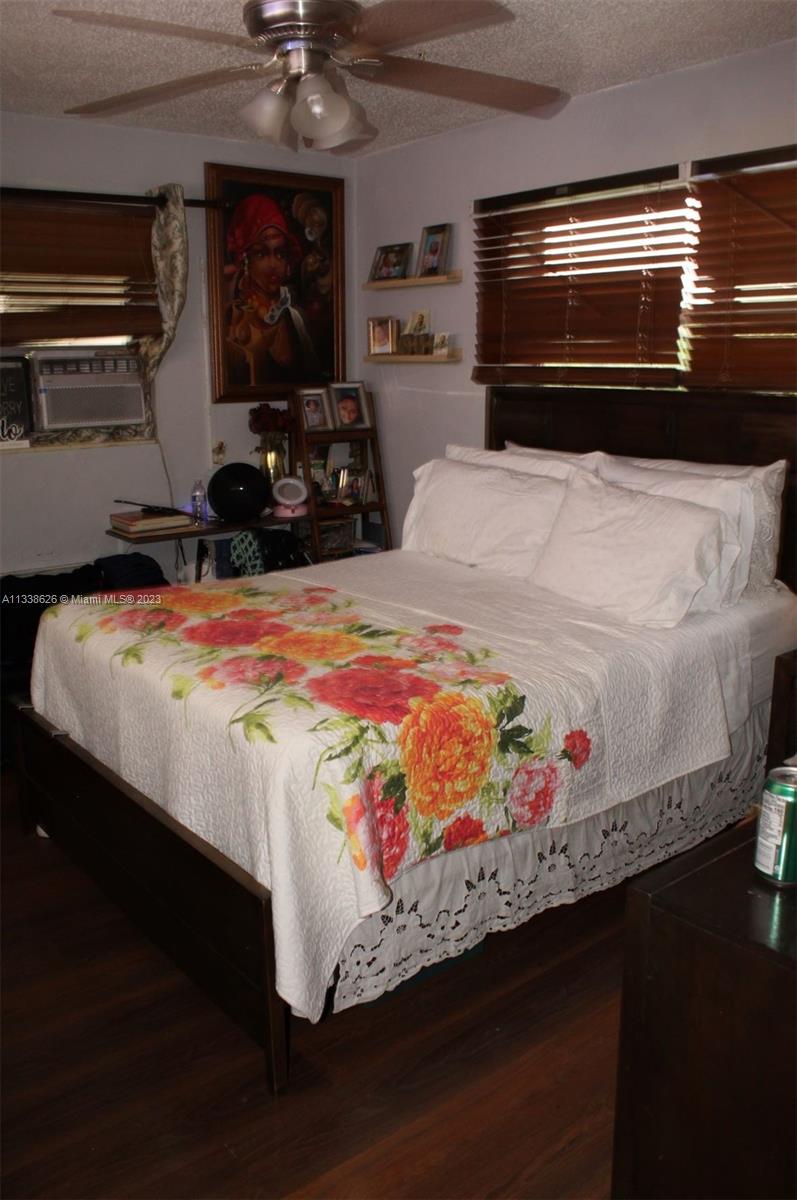Listing Photo 12